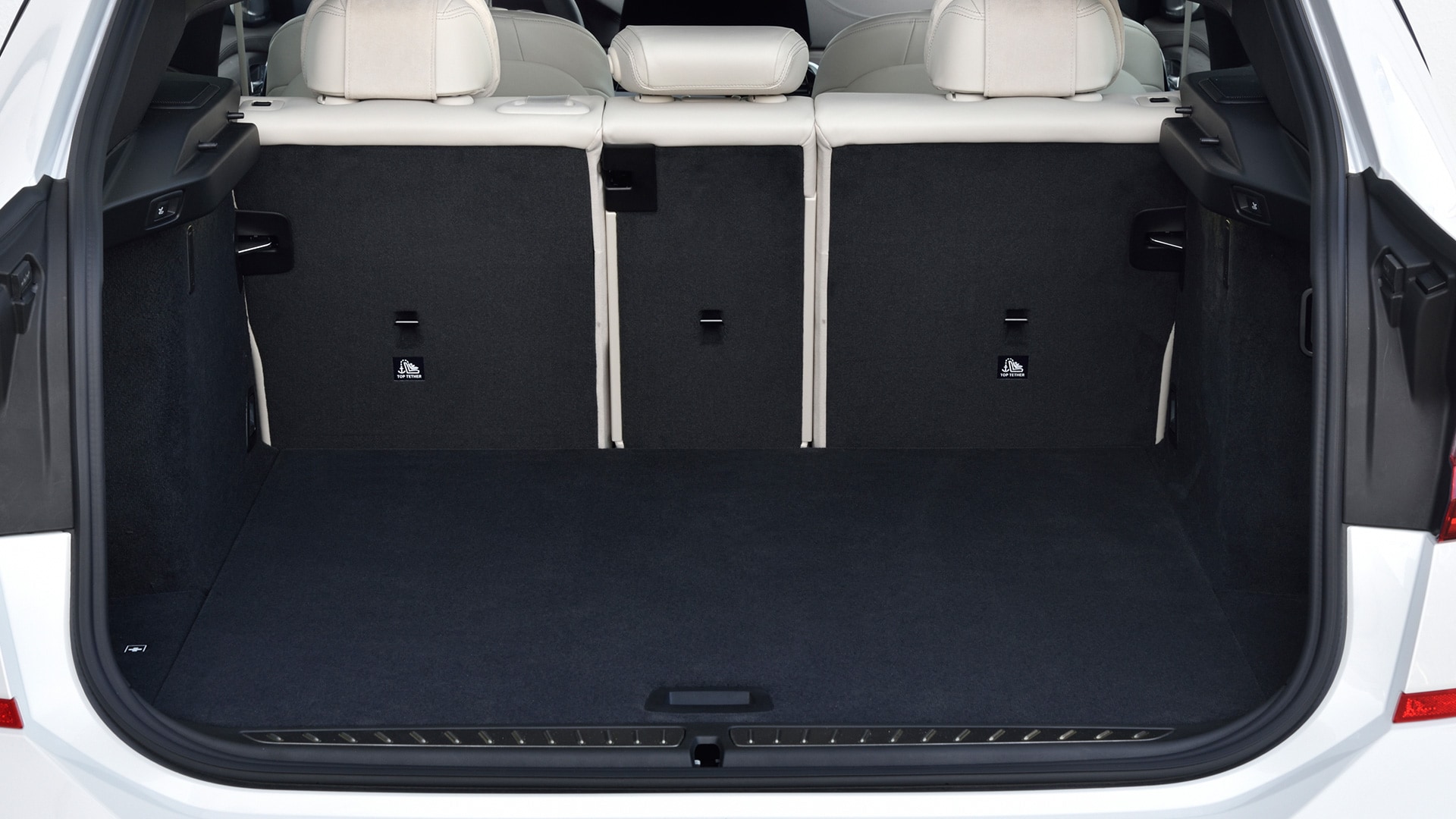 BMW 6 Series 2018 640i GT Compare